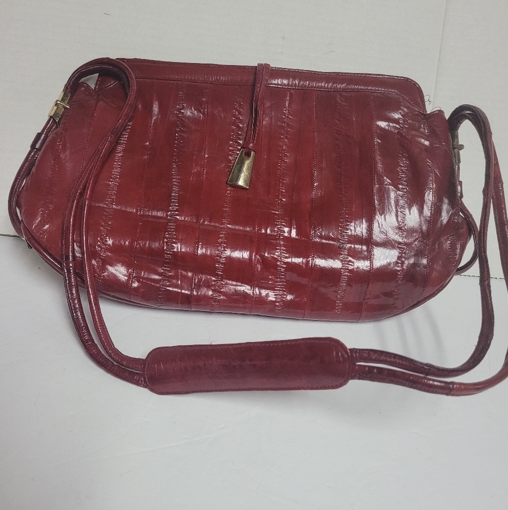 VINTAGE Elegant Red EEL SKIN Leather Made In Korea Shoulder Bag - Picture 2 of 16